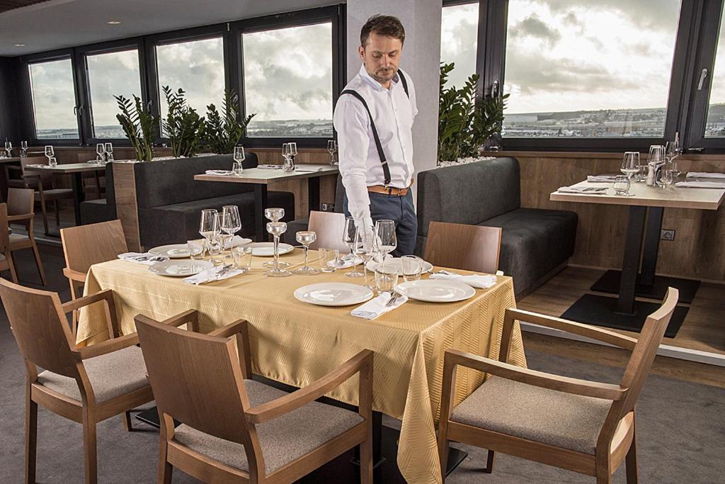 Hotel Restart Superior Jicin Luaran gambar