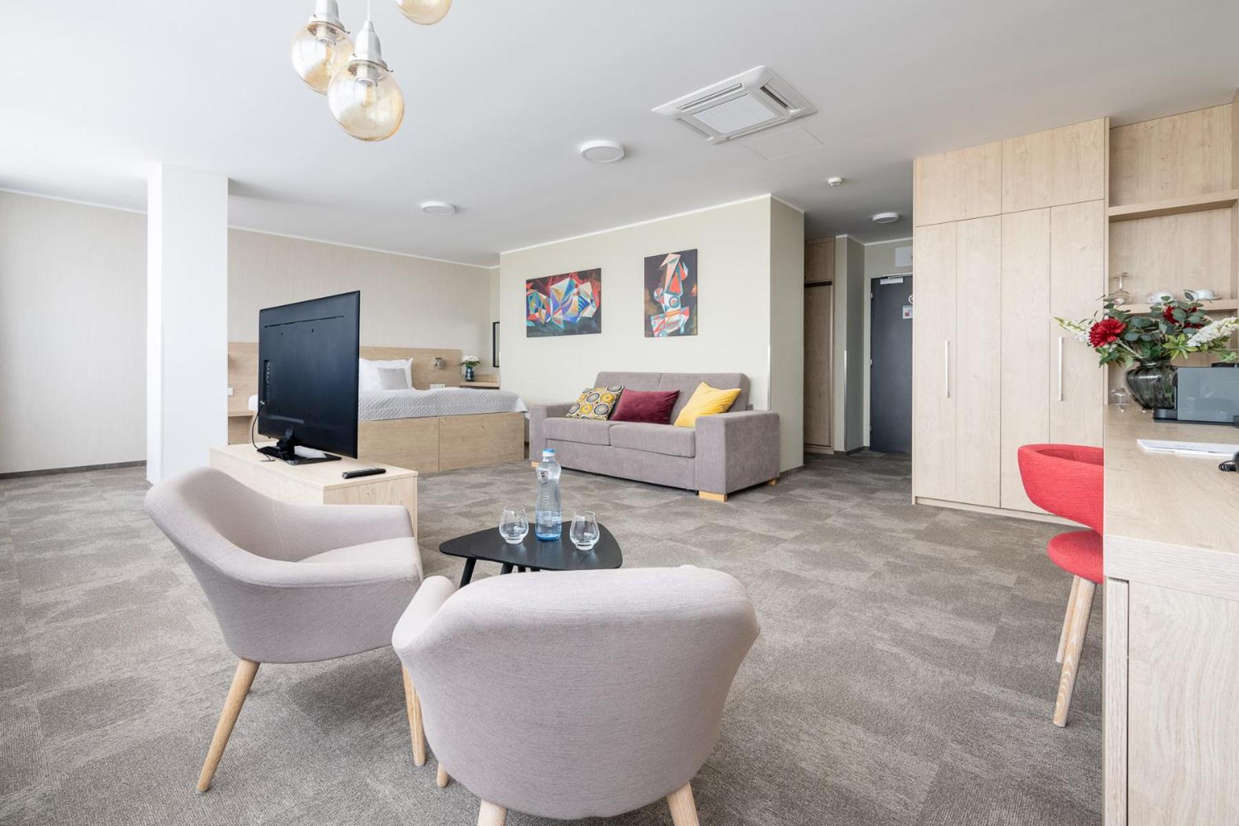 Hotel Restart Superior Jicin Bilik gambar